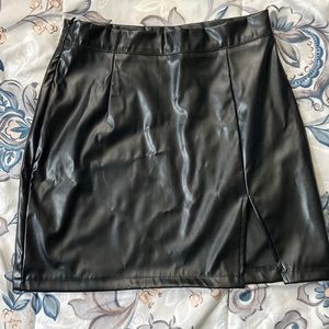 Faux leather mini skirt